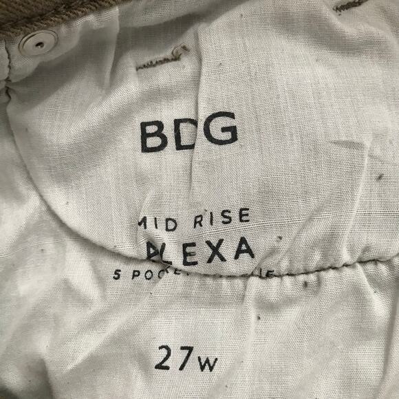 BDG Alexa Shorts Size 27 Olive Green Denim Jean Shorts - Picture 4 of 6